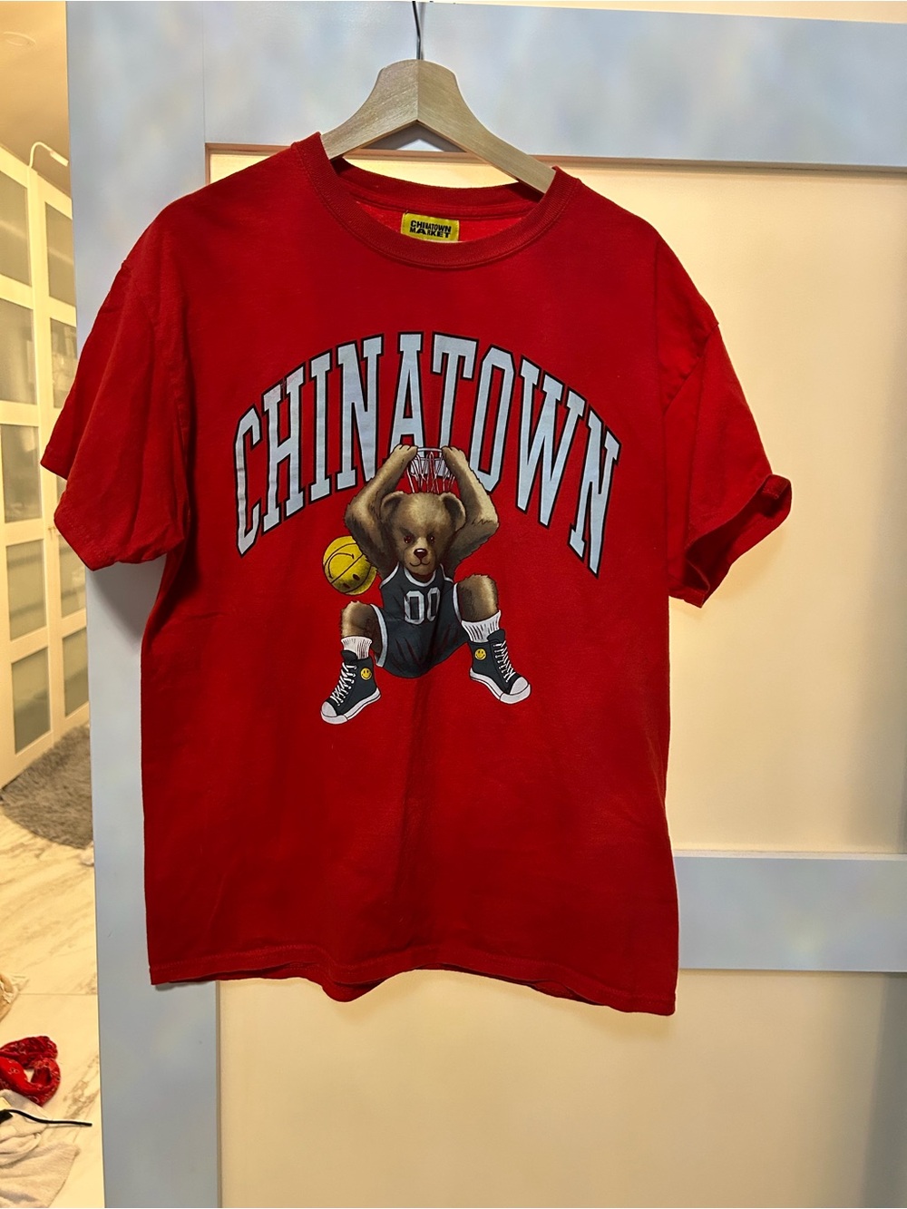 Chinatown Market Basketbear Smiley Basketball Graphic Tee L